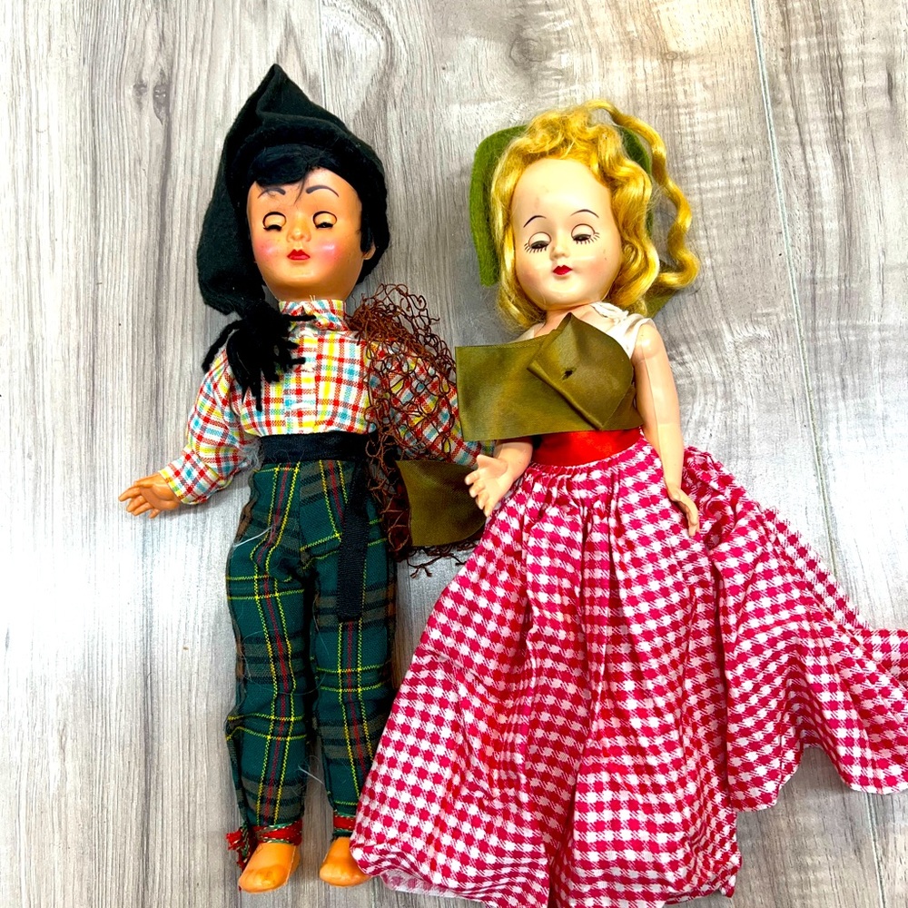 Vintage sleepy eyed dolls